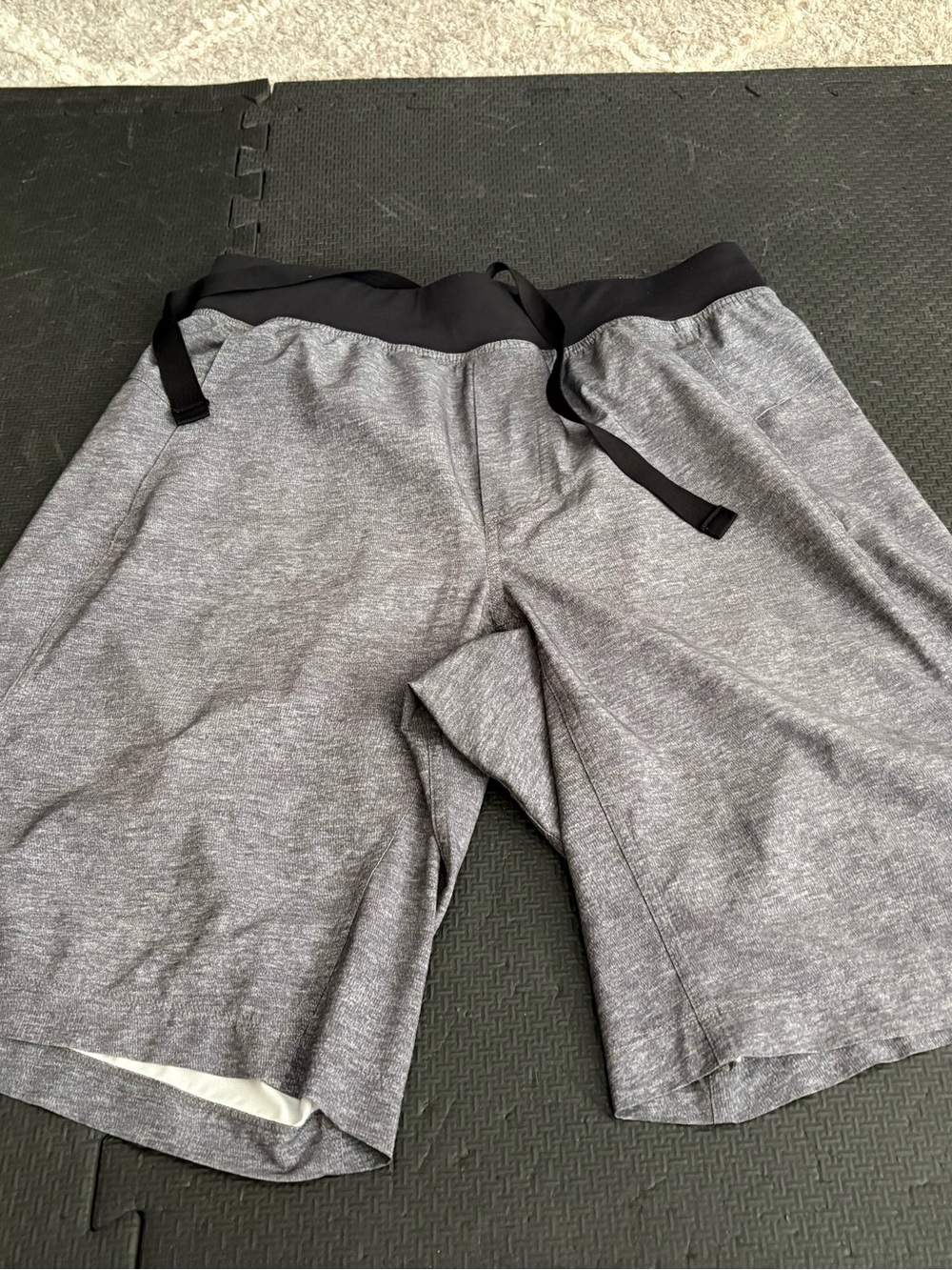 Lululemon Shorts Mens M Black Gray T.H.E. Short 11" Nulux Athletic Training Gym